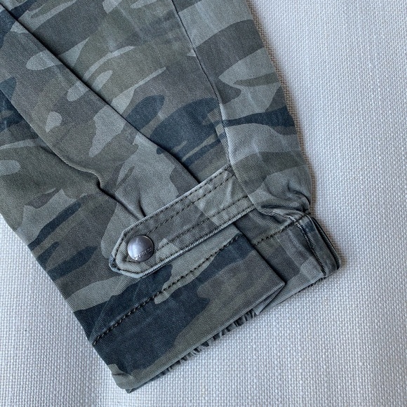Express high-rise cropped camo pants - Picture 8 of 8